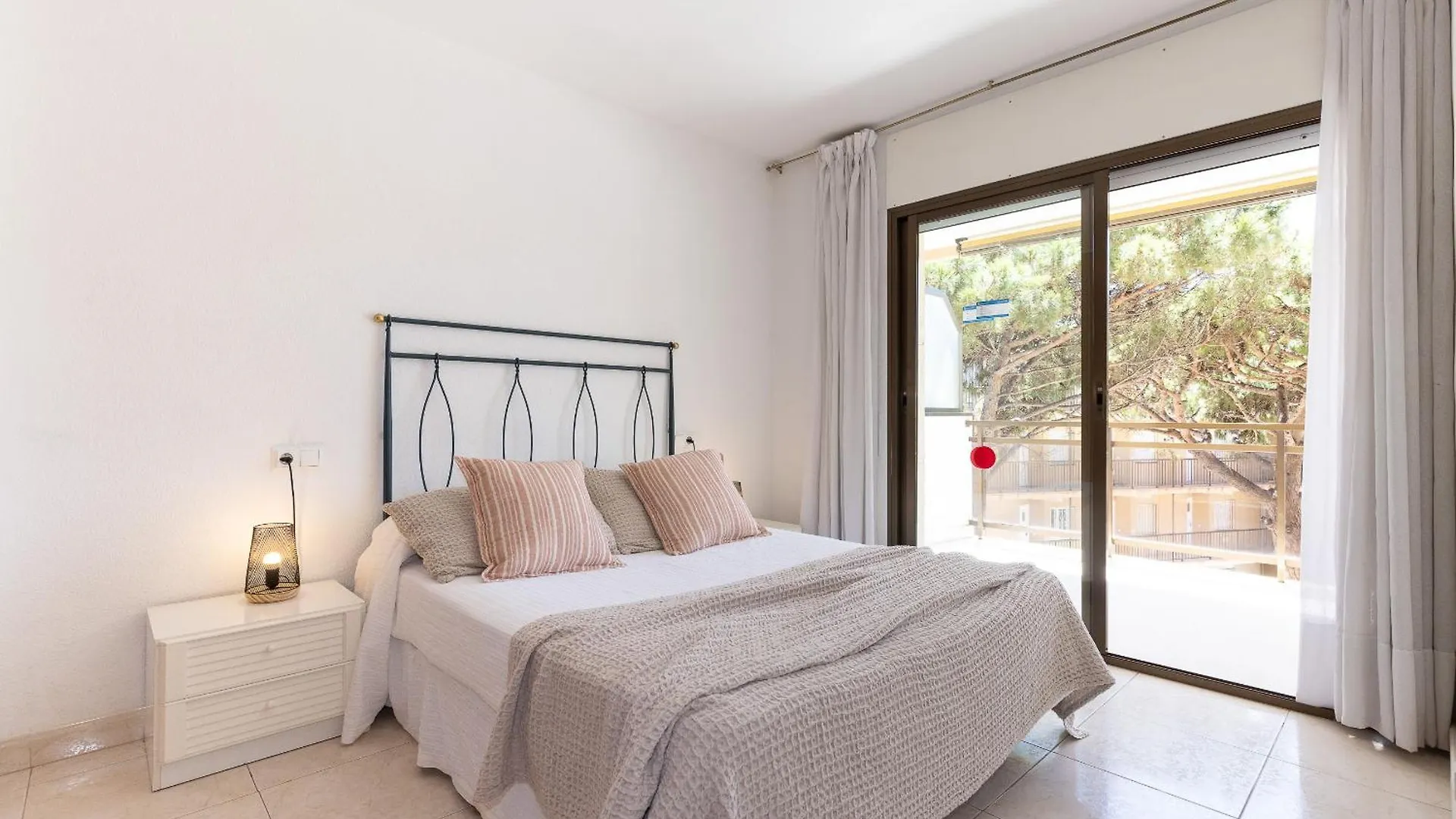 Uhc Txingudi Apartments Cambrils 0*,  Spain